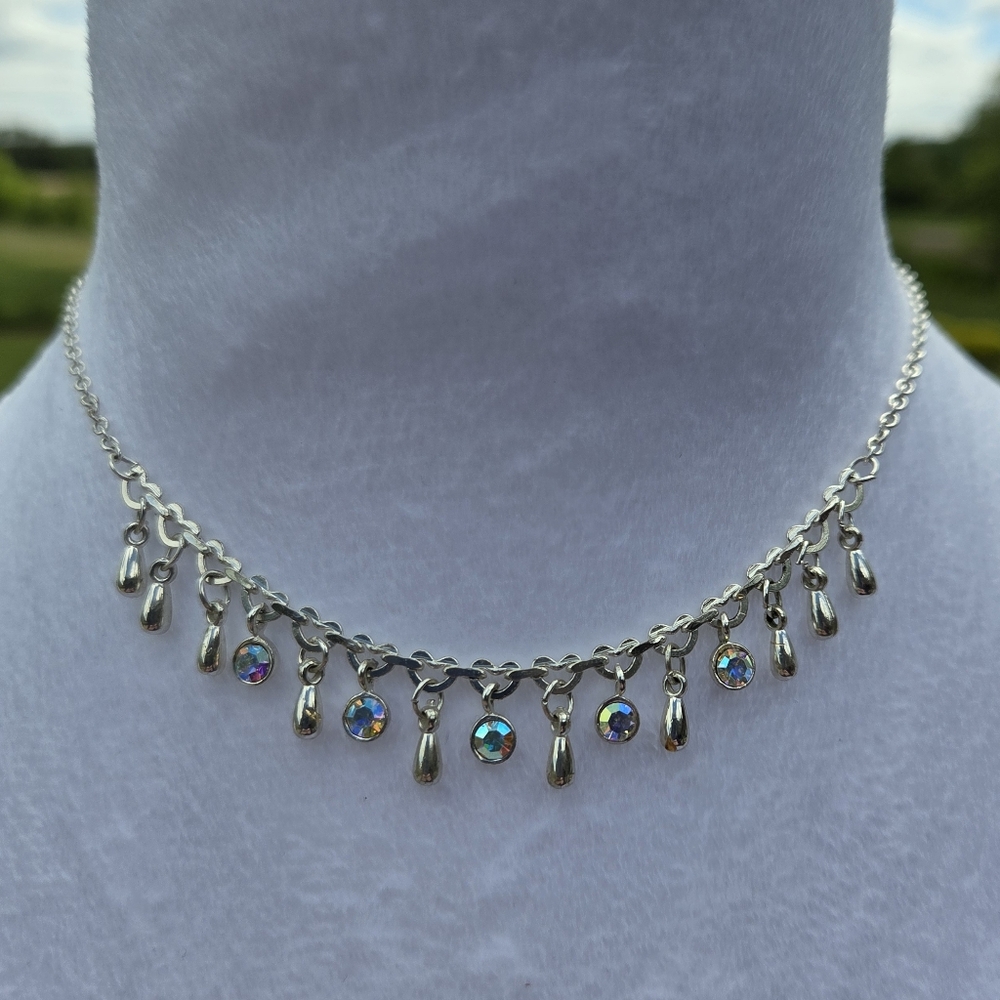 Elegant Silver Necklace with Crystal Accents - Picture 2 of 4